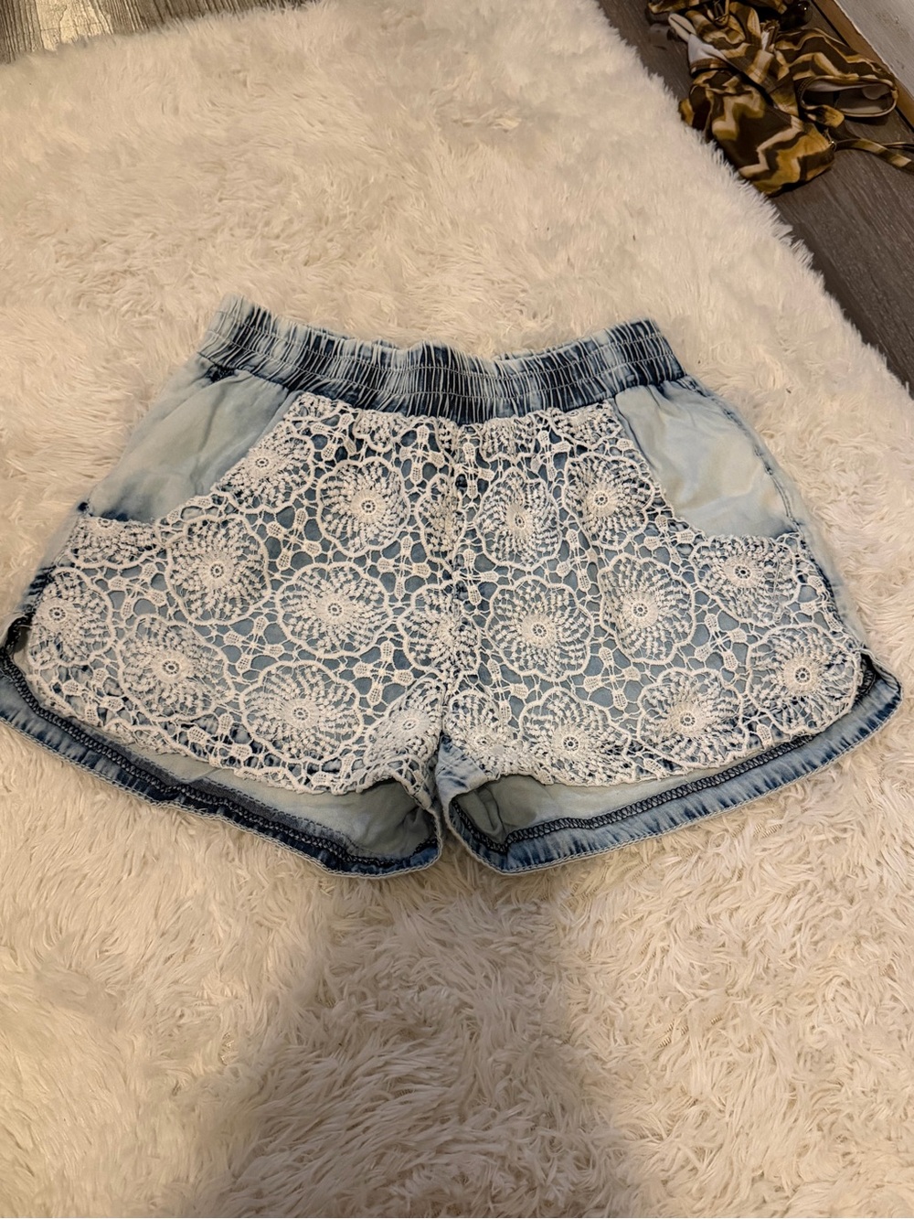 Baby blue Charlotte Russe White Crochet Lace Overlay Denim Shorts - Picture 2 of 6